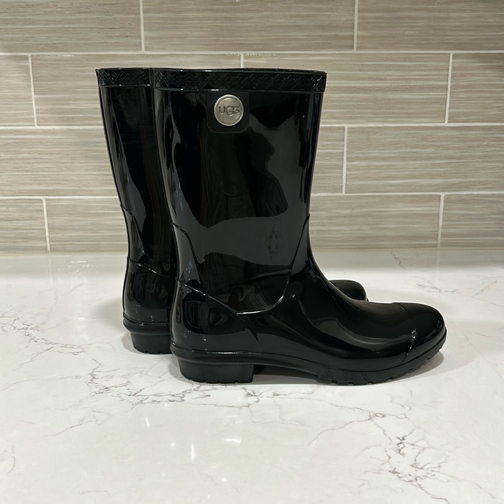 UGG Women’s Size 8 Rain Boots